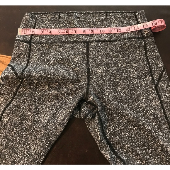Lululemon In Movement Tight 25” Everlux Diffuse Starlight Black White - Size 12 - Picture 10 of 10